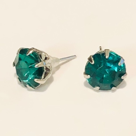 Emerald Green Stud CZ Earrings, 8mm - Picture 3 of 7